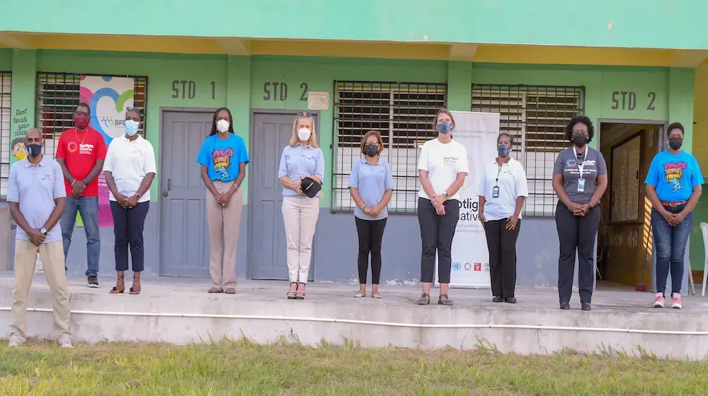 UNFPA Caribbean | EU Ambassador tours UNFPA’s Mobile Women Center in Belize